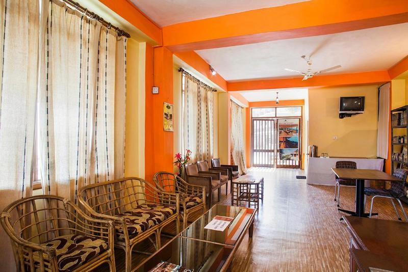 Oyo 28425 Dal Lake Resort 다람샬라 외부 사진