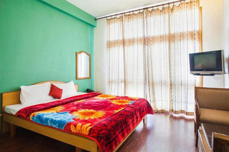 Oyo 28425 Dal Lake Resort 다람샬라 외부 사진