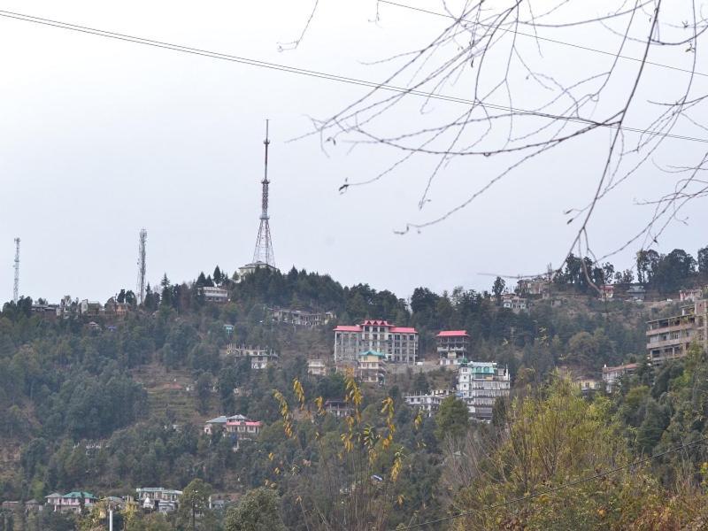 Oyo 28425 Dal Lake Resort 다람샬라 외부 사진