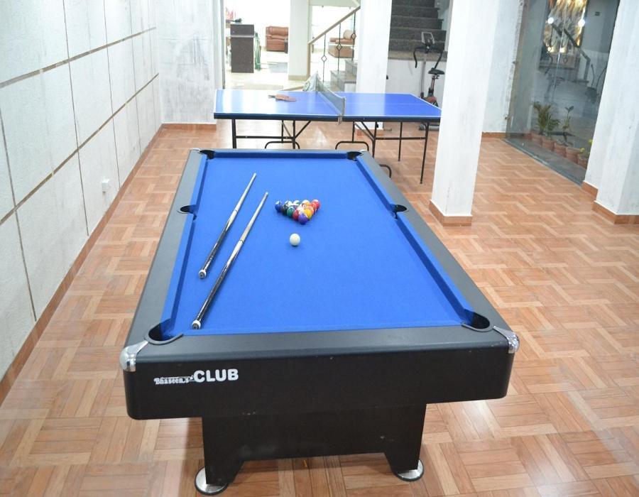 Oyo 28425 Dal Lake Resort 다람샬라 외부 사진