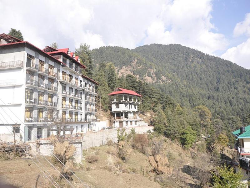 Oyo 28425 Dal Lake Resort 다람샬라 외부 사진